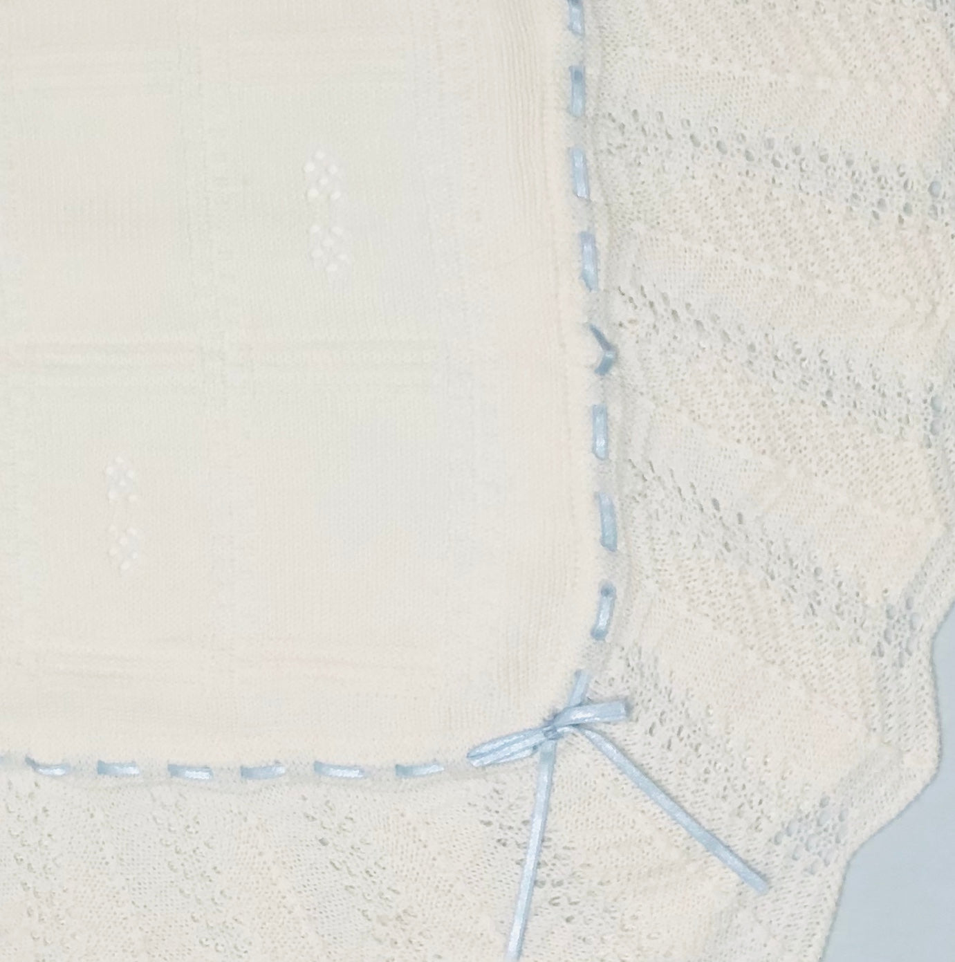 MANTA O COLCHA DE HILO C/FORRO BLANCO NIÑO 4800